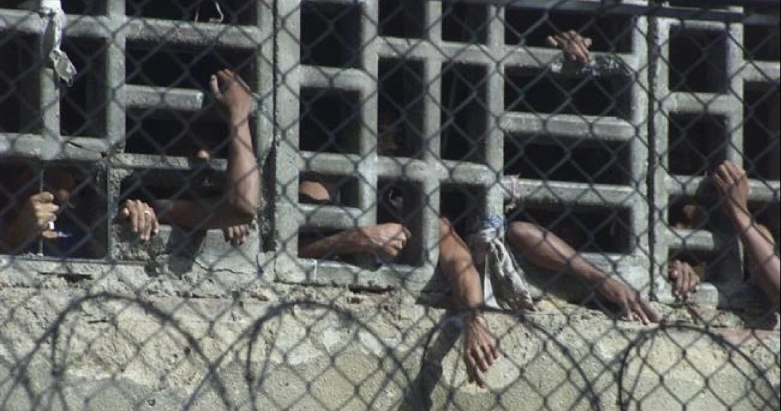 Βενεζουέλα: 68 νεκροί από πυρκαγιά στο αρχηγείο της αστυνομίας – Έγκλειστοι έβαλαν φωτιά σε στρώματα